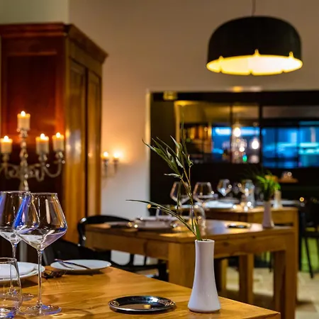 Le Domaine De Baulieu, Singuliers 4* אוש