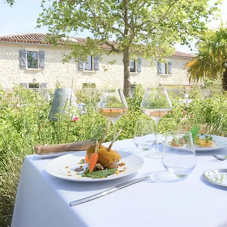 Le Domaine De Baulieu, Singuliers